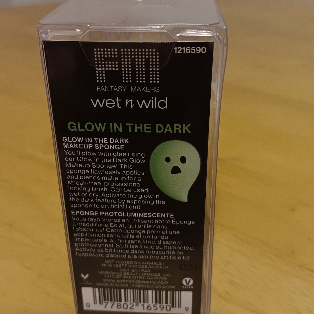Glow In The Dark Ghost π» Makeup Sponge Limited Edition β¨οΈ - Picture 2 of 2